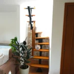 Scale per salire al piano superiore di Jannuzzi House